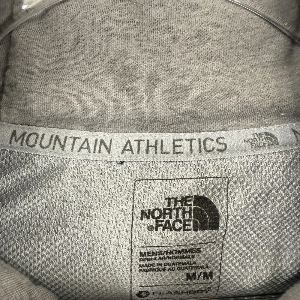The North Face Mens Hoodie Size M FlashDry Mountain Athletic Pullover Sweatshirt